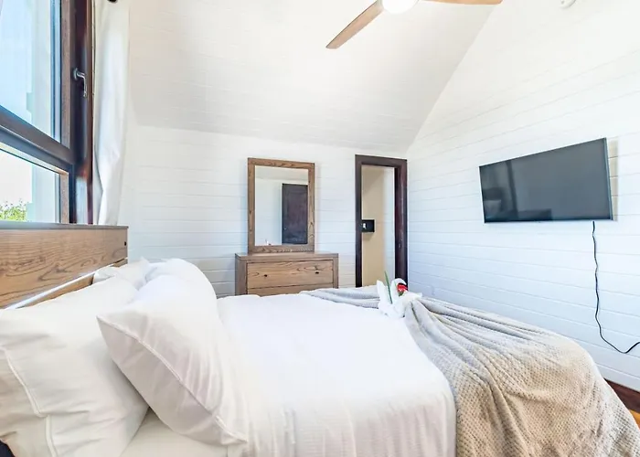 Paradise Cove And Mistico Club Boat Shuttle Villa *